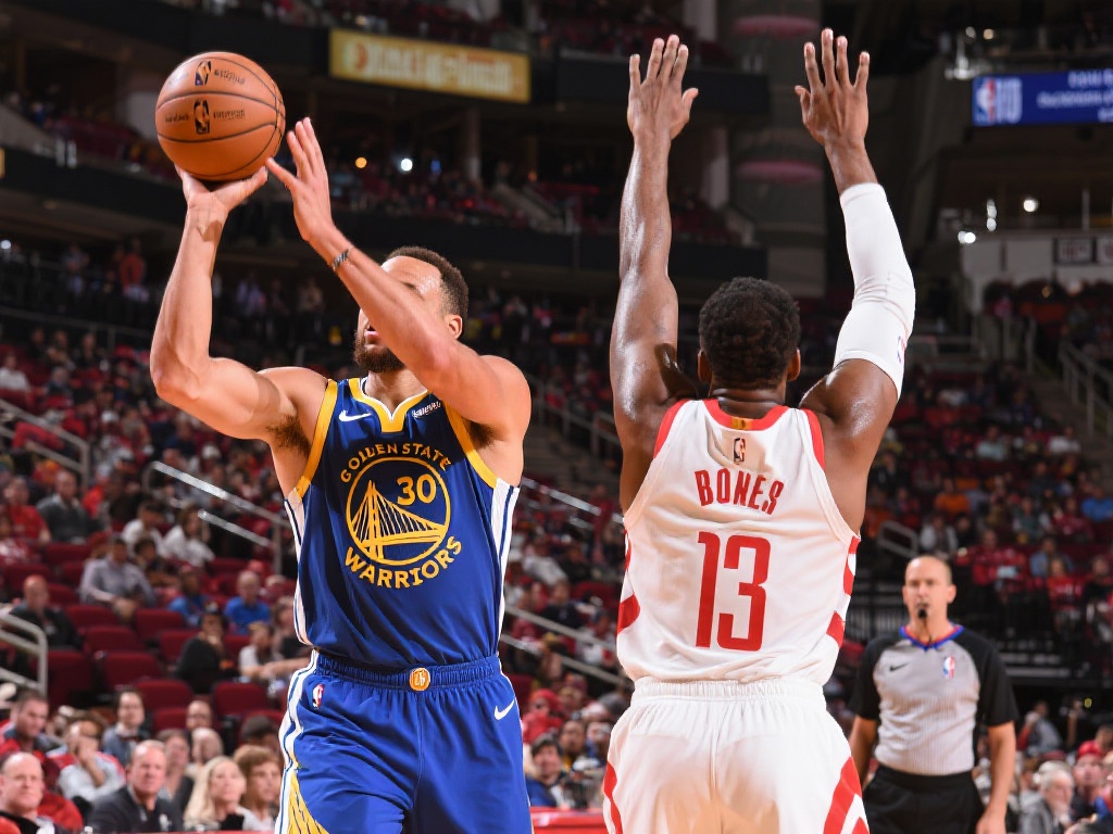 姆巴佩与年轻女子自愿亲密相处，共享一夜并互换联系方式